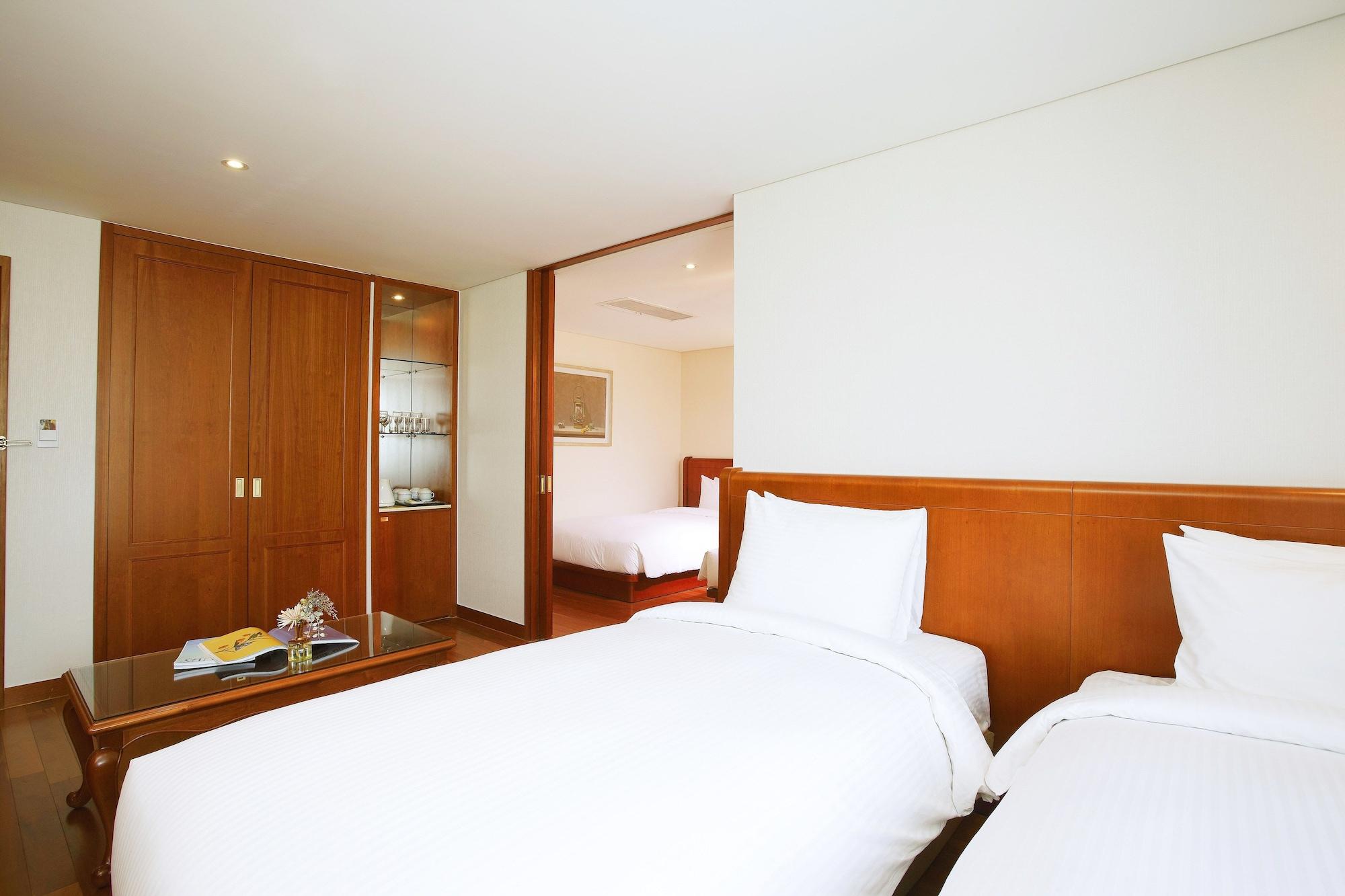 Sejong Hotel Seoul Myeongdong Екстериор снимка