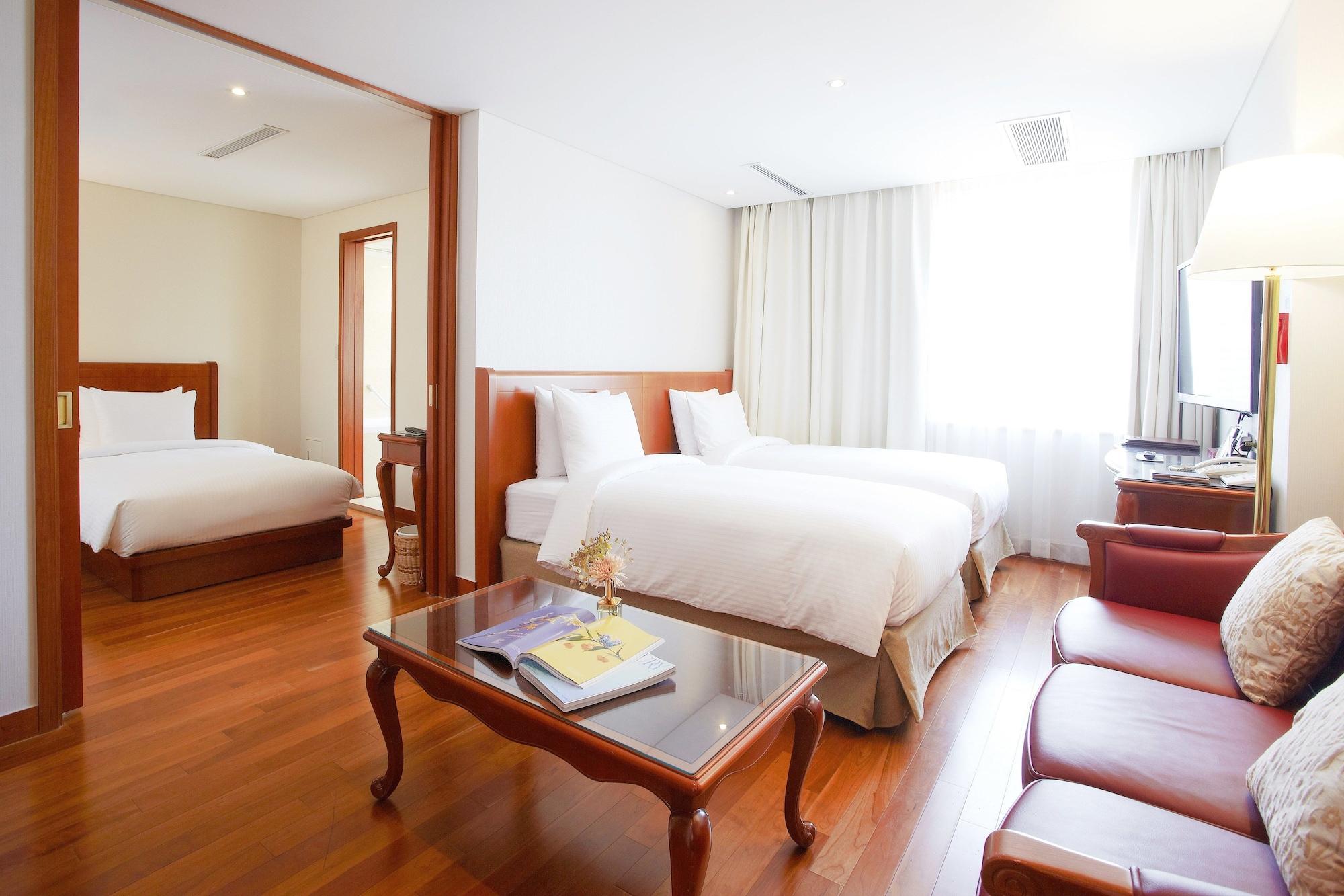 Sejong Hotel Seoul Myeongdong Екстериор снимка