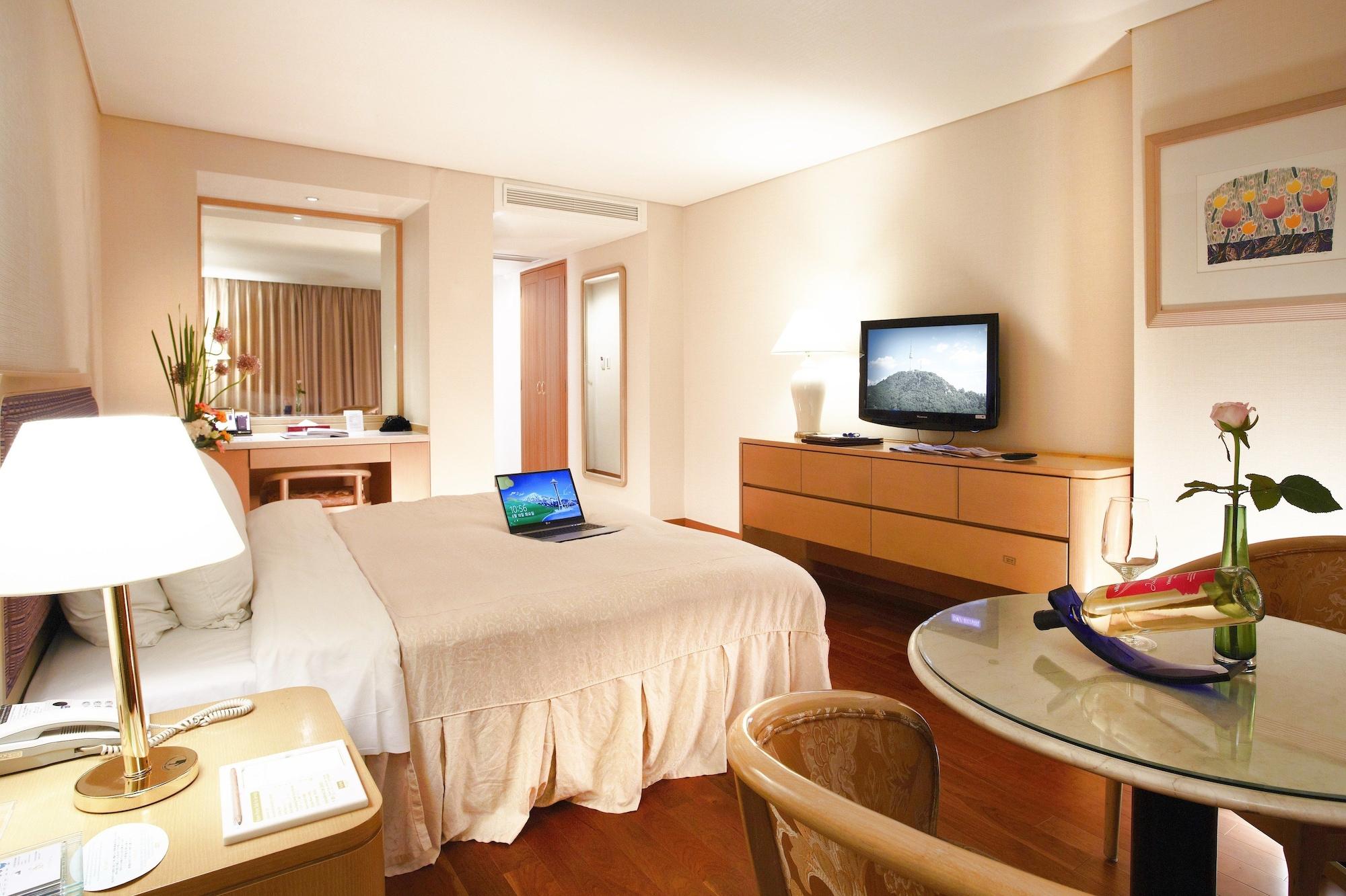 Sejong Hotel Seoul Myeongdong Екстериор снимка