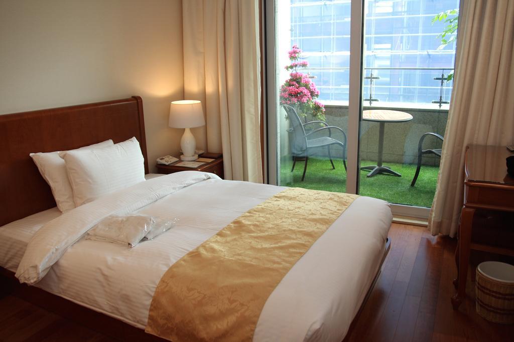 Sejong Hotel Seoul Myeongdong Екстериор снимка
