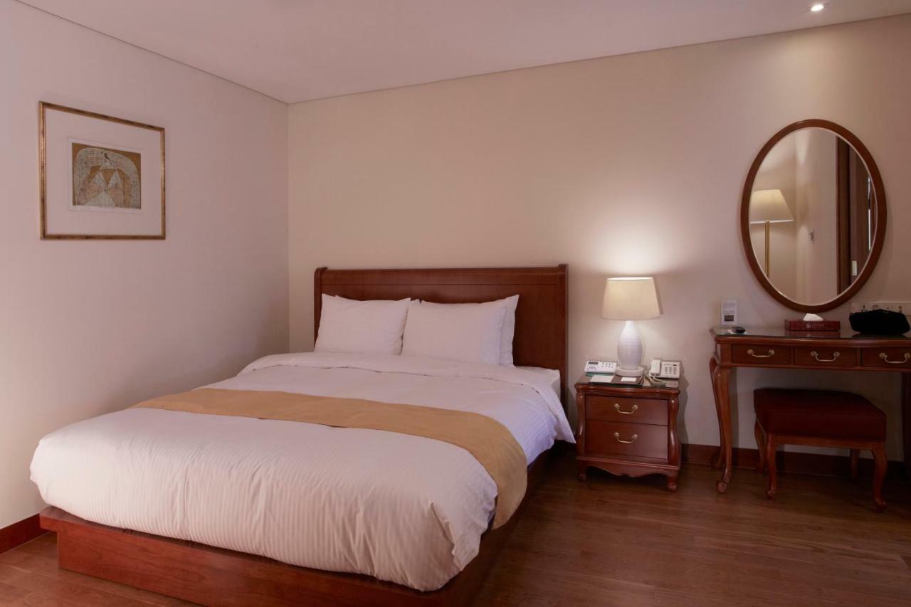 Sejong Hotel Seoul Myeongdong Екстериор снимка
